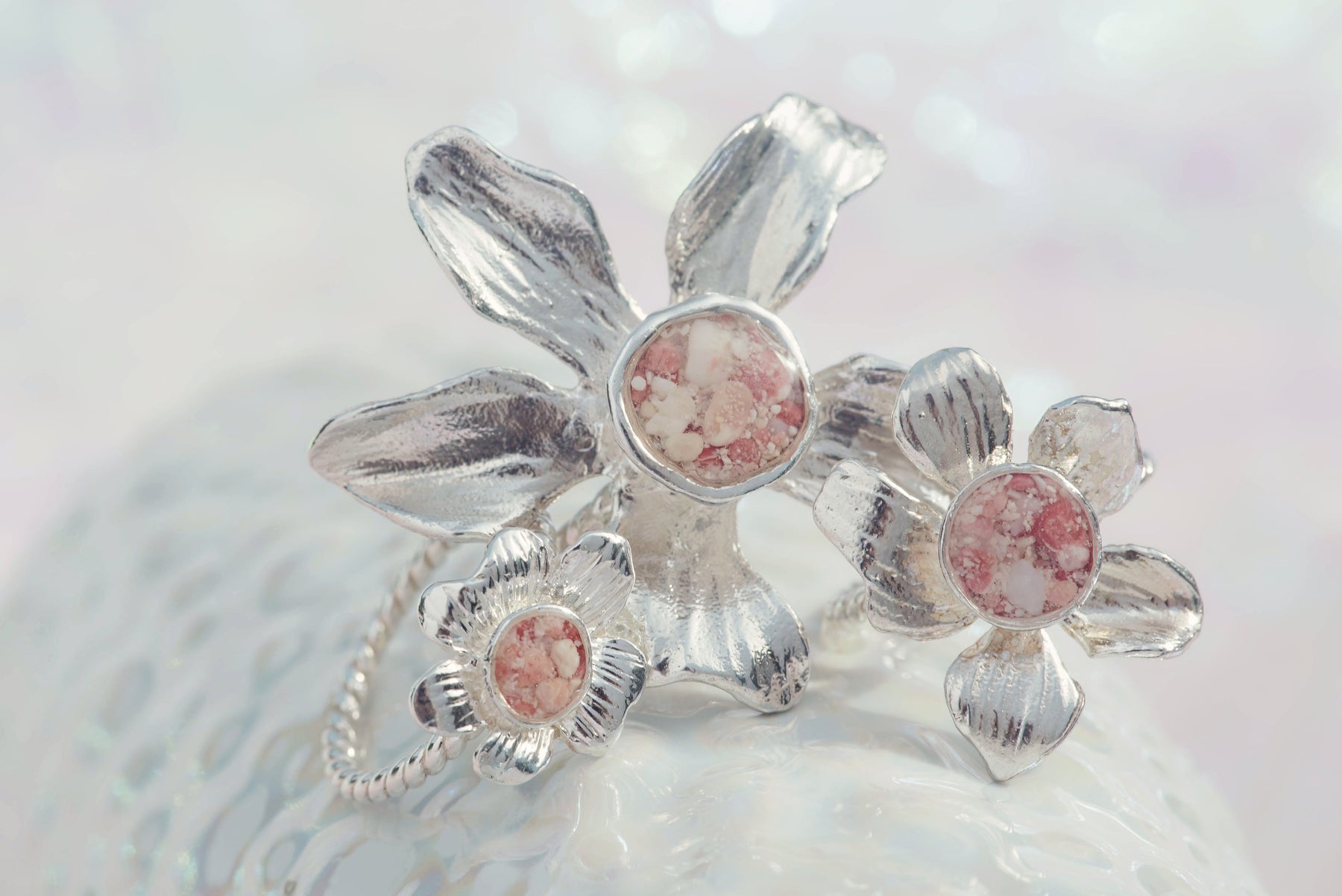 Fera ~ Tiny Flower Braided Band Ring