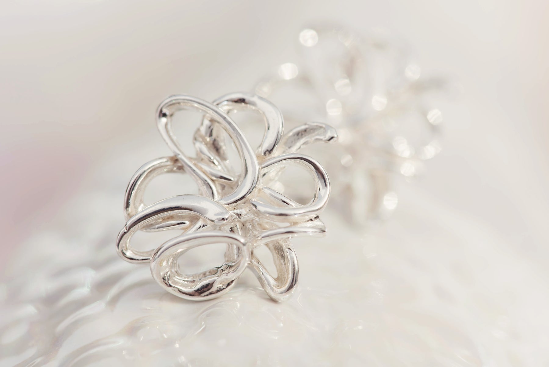 Melt ~ Never Ending Story (Small) Stud Earrings
