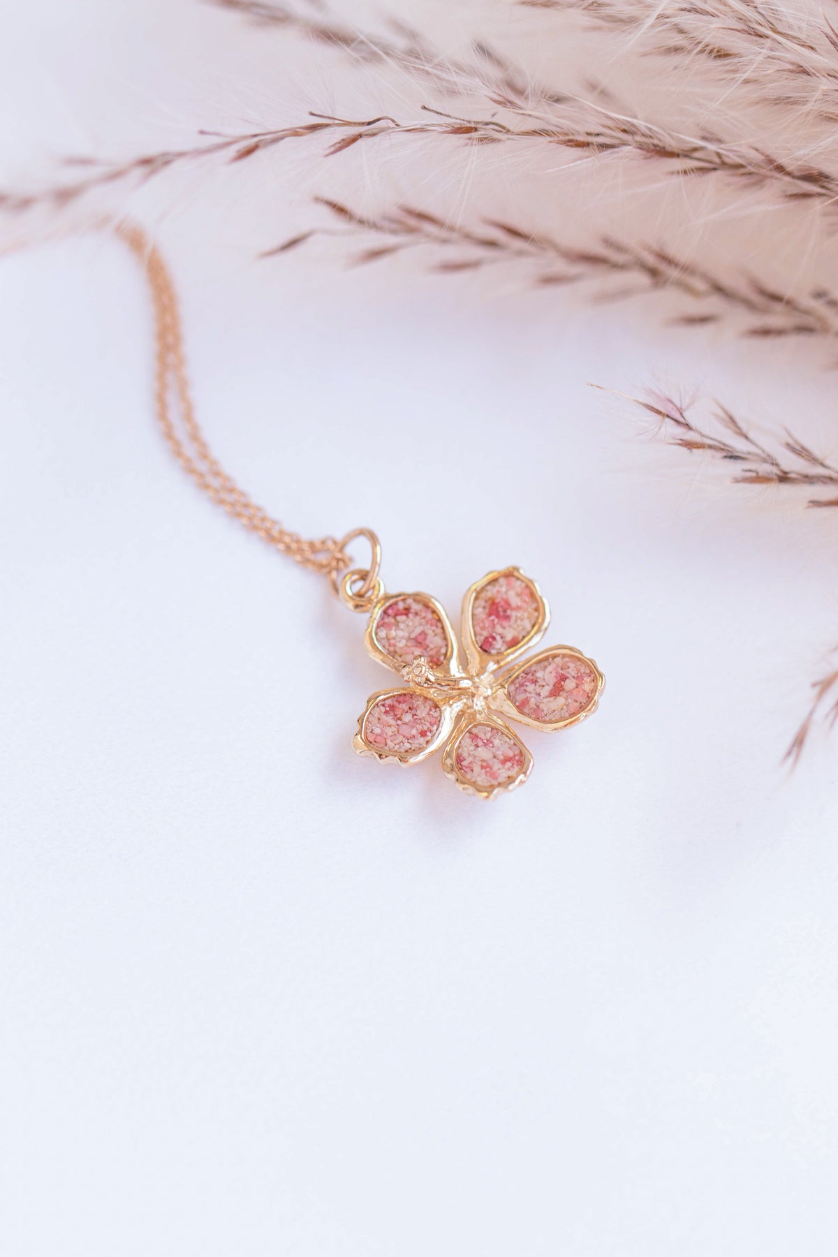 Hibiscus (Medium) Pendant in Gold