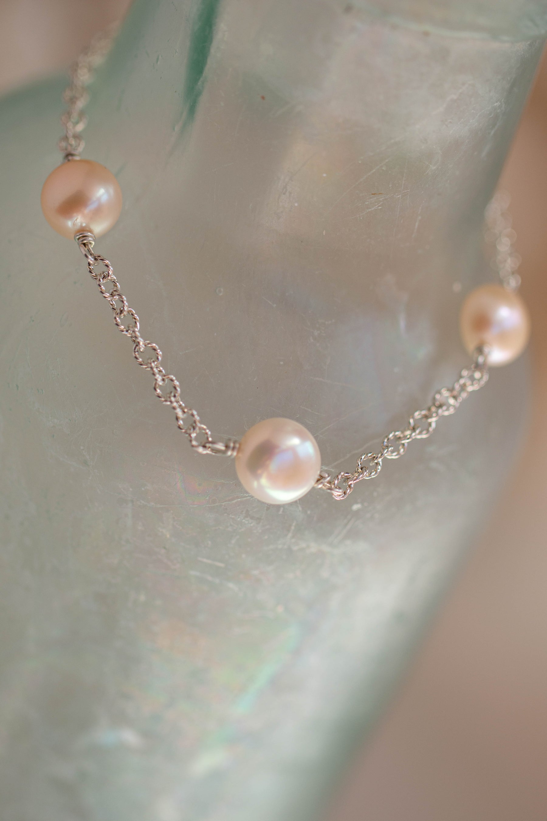 Pearl ~ Peach Inline Bracelet