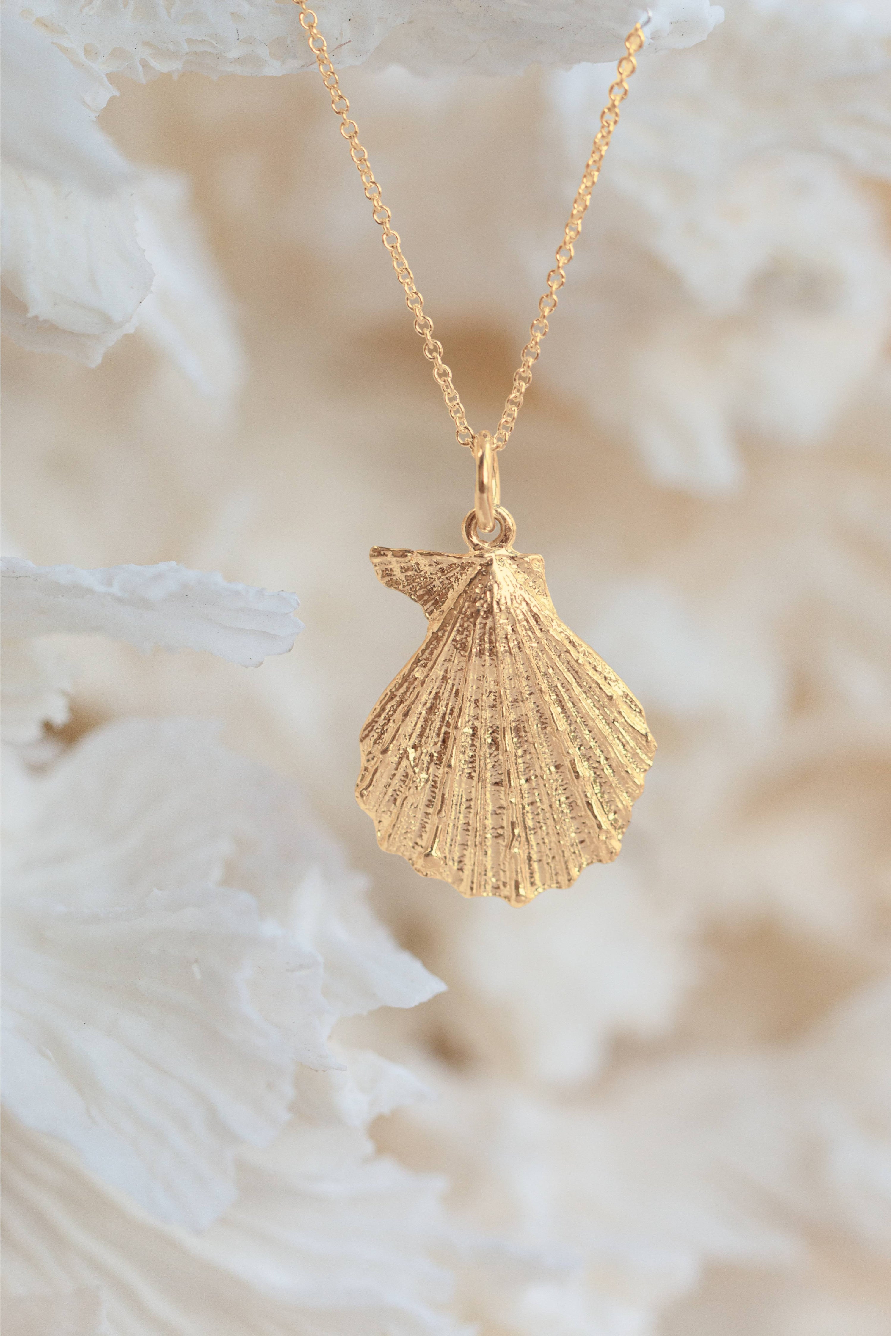 Shell ~ Knobby (Large) in Gold