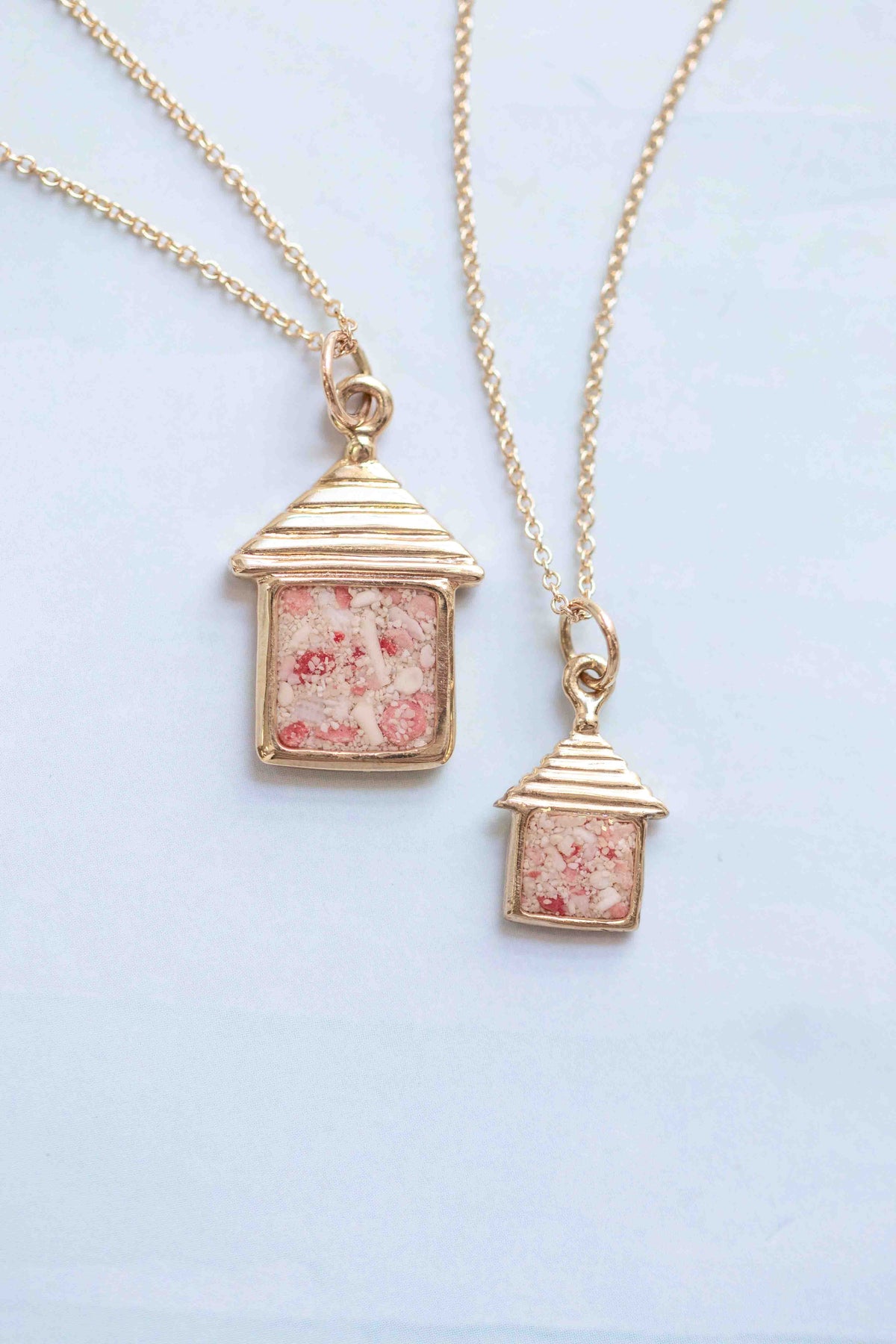 Mini Bermuda Cottage Pendant in Gold