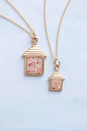 Mini Bermuda Cottage Pendant in Gold