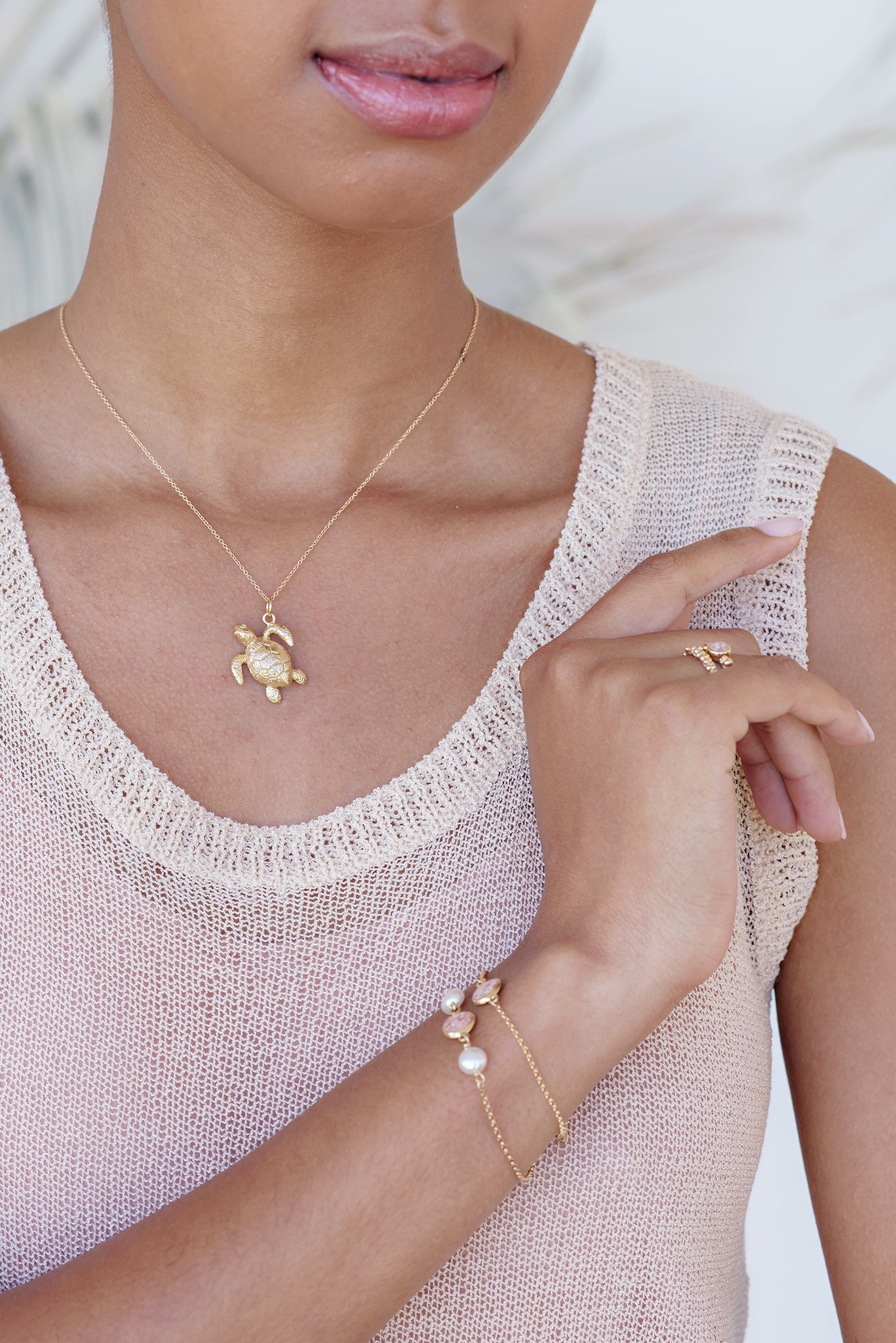 Friends ~ Turtle (Medium) Pendant in Gold