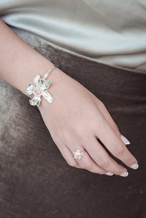 Fera ~ Tiny Flower Braided Band Ring - Alexandra Mosher Studio Jewellery Bermuda Fine